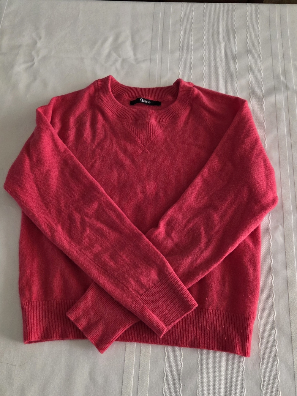 Quince Women's Pink Crewneck 100% Cashmere Sweater. Size S
